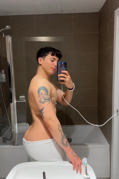 Ángel (23 años) — Madrid, España - 10