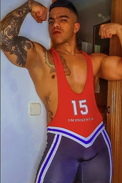 Cristian (27 anos) — Madrid, España - 10