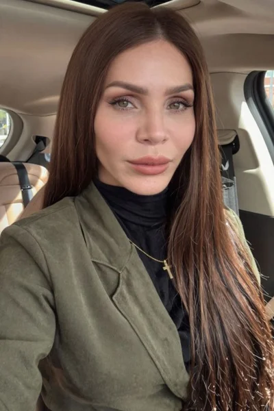 Alma (39 años) — Las Cañitas, Argentina - 384