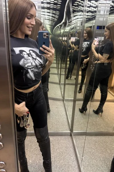 Alma (39 años) — Las Cañitas, Argentina - 383