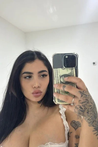 Genesis (25 anos) — Confluencia, Argentina - 36