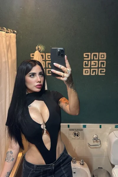 Genesis (25 anos) — Confluencia, Argentina - 1