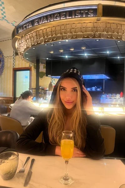 Alicia Vial (27 years) — Providencia, Chile - 18