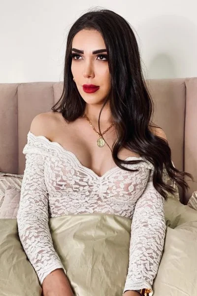 Alicia Vial (27 years) — Providencia, Chile - 25