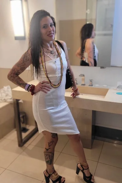 Ailen (23 anos) — Luján, Argentina - 151