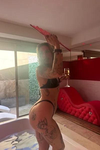 Ailen (23 anos) — Luján, Argentina - 59