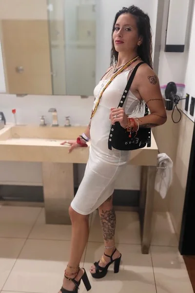 Ailen (23 anos) — Luján, Argentina - 152