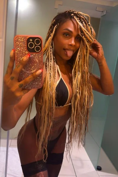 Adhara Foxxy (27 anos) — Benidorm, España - 7