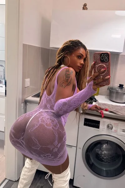 Adhara Foxxy (27 anos) — Benidorm, España - 8