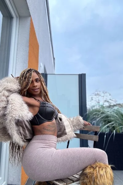Adhara Foxxy (27 anos) — Benidorm, España - 6