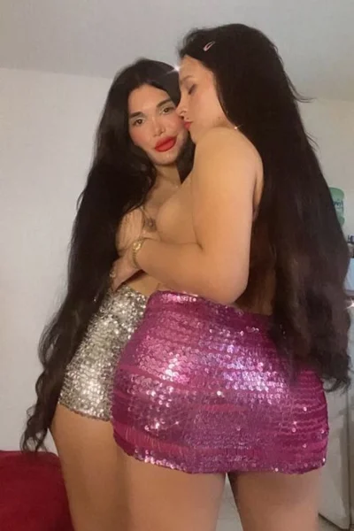 Nicole y Victoria (28 years) — Palermo, Argentina - 33