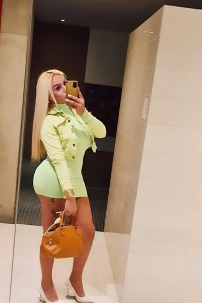 Claudia Isabella (28 anos) — Madrid, España - 87