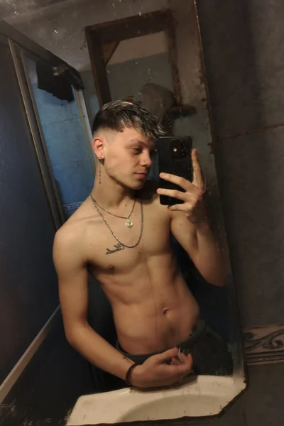 Damian (23 años) — Montevideo / Centro