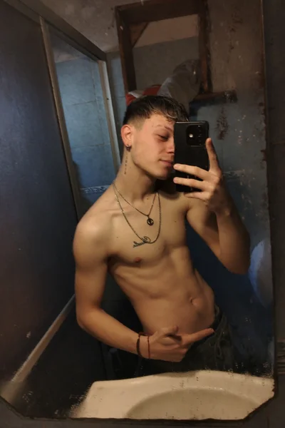 Damian (23 años) — Centro, Uruguay - 5