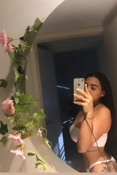 Renata (28 años) — Prado, Uruguay - 1