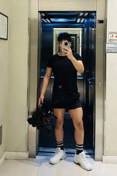 Agustin (20 años) — Colegiales, Argentina - 7