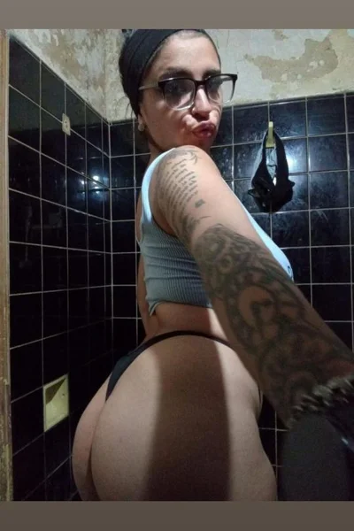 Micaela (26 años) — Quilmes, Argentina - 3