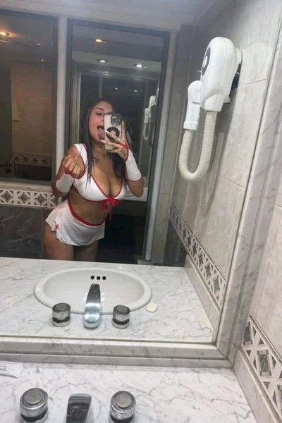 Micaela (26 años) — Quilmes, Argentina - 4