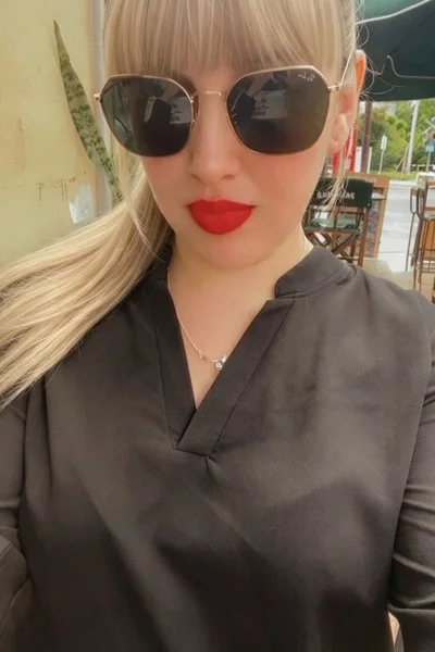 Valeria (27 years) — Ushuaia, Argentina - 7