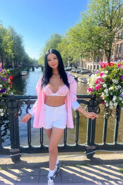 Danika (26 años) — Alicante, España - 21