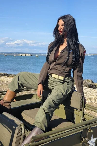 Danika (26 años) — Alicante, España - 8