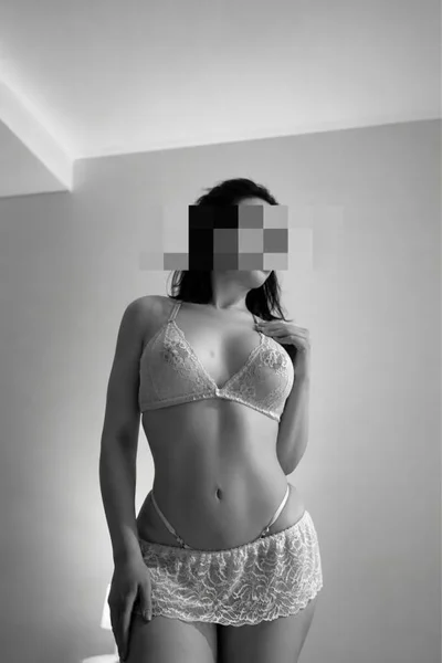 Bella (30 años) — Confluencia, Argentina - 2