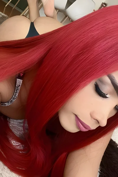 Briana Elizabeth (24 years) — Las Condes, Chile - 200