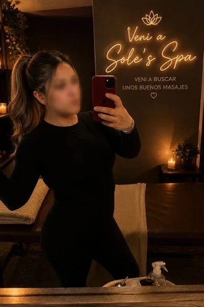 Luna (25 años) — Vicente López, Argentina - 2