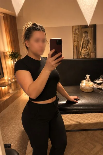 Luna (25 años) — Vicente López, Argentina - 4