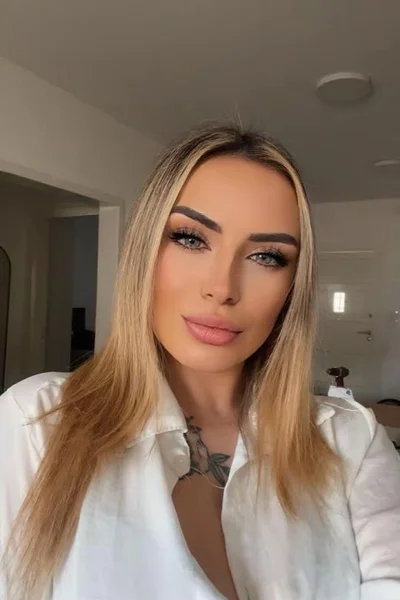Aylen (23 años) — Mar del Plata, Argentina - 2