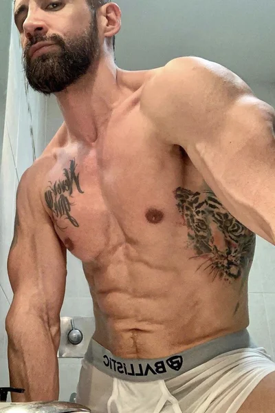 Justin (45 anos) — Madrid, España - 7