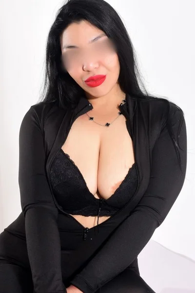Melina (25 years) — Almagro, Argentina - 6