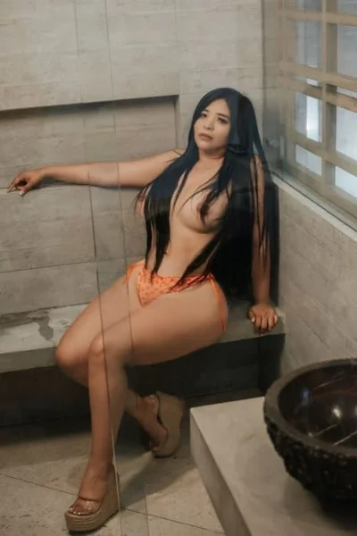 Elisa (28 years) — Guadalajara, México - 5