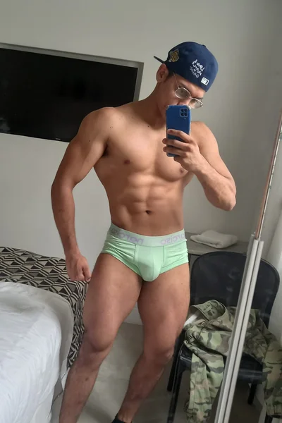Logan (26 años) — CABA / Recoleta