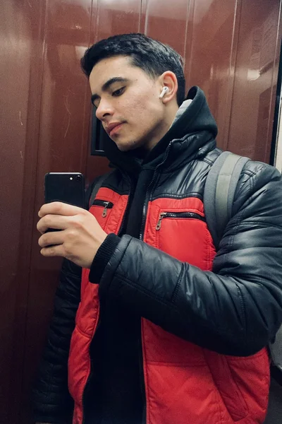 Alex (22 años) — Recoleta, Argentina - 2