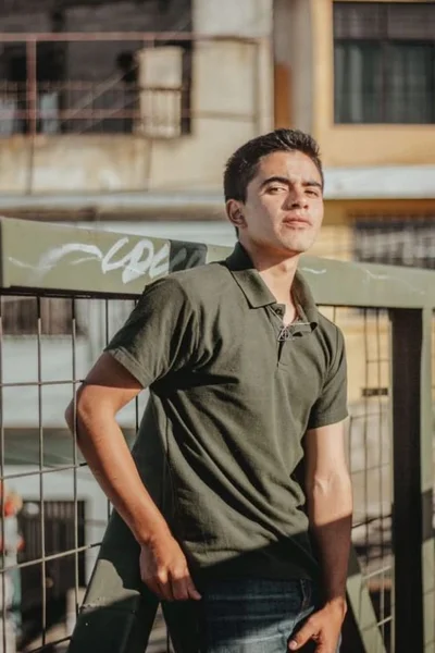 Alex (22 años) — Recoleta, Argentina - 3