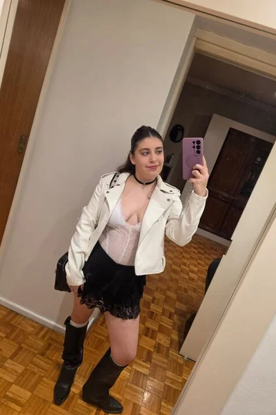 Loli (20 años) — Caballito, Argentina - 2