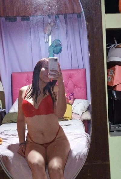 Lana (24 years) — Ushuaia, Argentina - 11