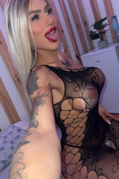 Karol (24 años) — Barcelona, España - 1