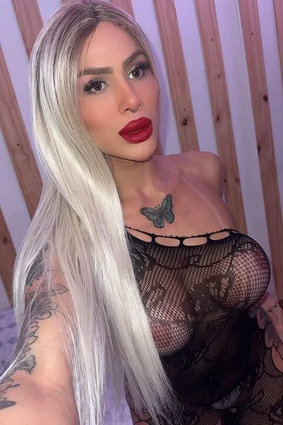 Karol (24 años) — Barcelona, España - 2