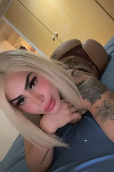 Karol (24 años) — Barcelona, España - 44