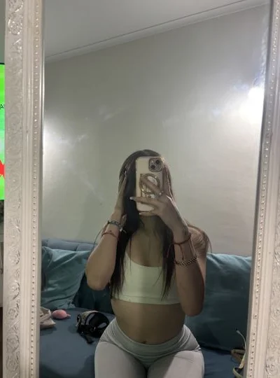 Stephany (21 years) — La Cisterna, Chile - 2