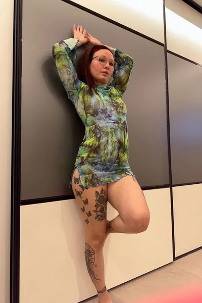 Mariana (26 anos) — Microcentro, Argentina - 13