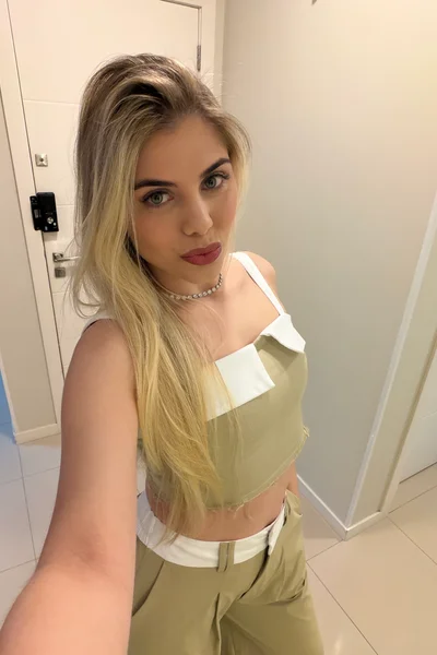 Miah Vazz (25 años) — Palermo, Argentina - 10