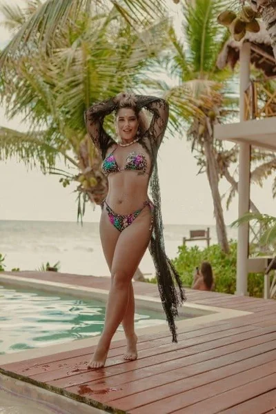 Alexandra (28 anos) — Cancún, México - 5