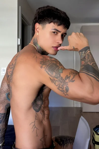 Alejandro (26 anos) — Madrid, España - 5