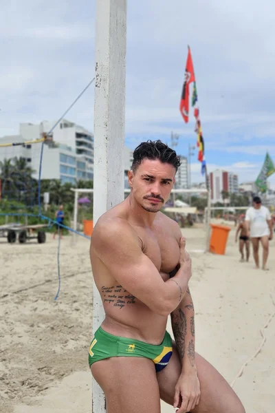 Eduardo (25 years) — São Paulo, Brasil - 23