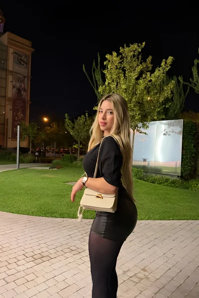 Mía Bler (24 años) — Madrid, España - 5