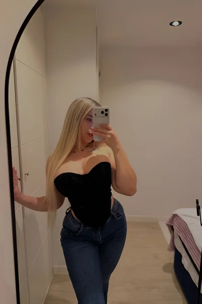 Mía Bler (24 años) — Madrid, España - 7