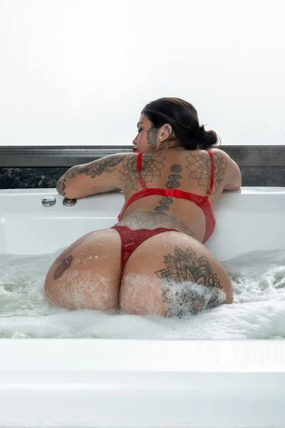Valentine (26 años) — Madrid, España - 40